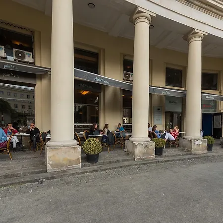 P&o Plac Zbawiciela * Varsovia